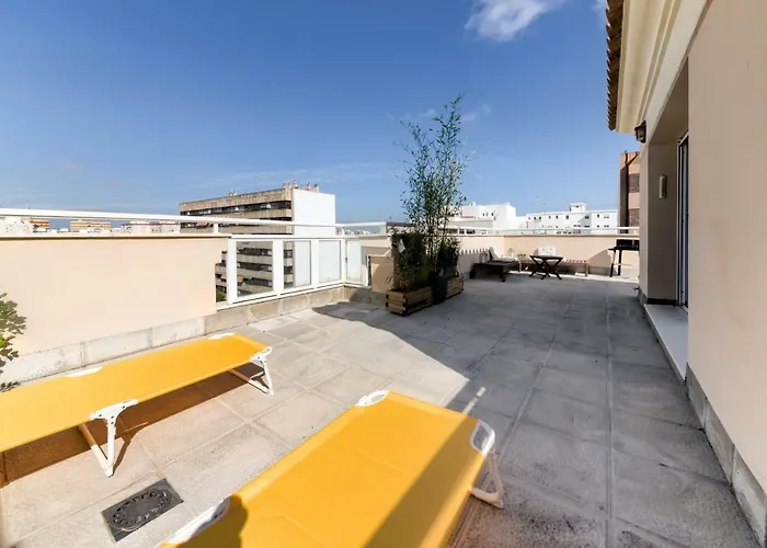 Atico Parque Kotinoussa 加的斯