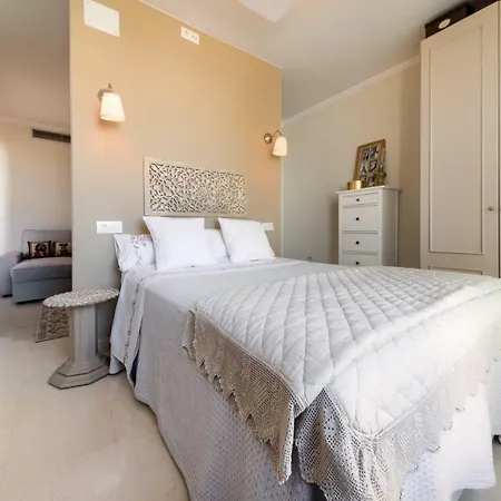 아파트 Atico Parque Kotinoussa *