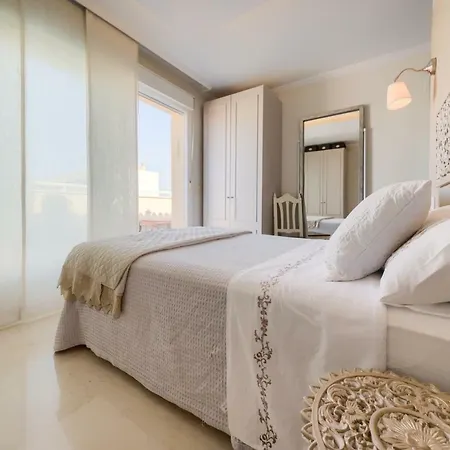 아파트 Atico Parque Kotinoussa *